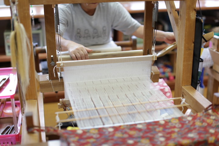 久米島紬の里 ゆいまーる館作業