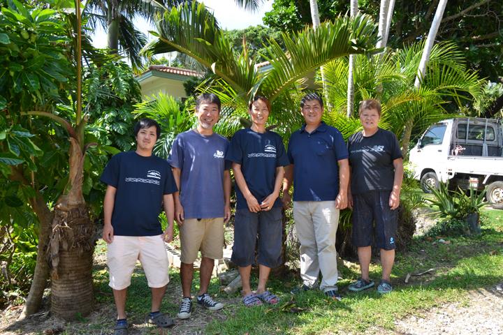 2代目となる曽我潮丸とスッタフ