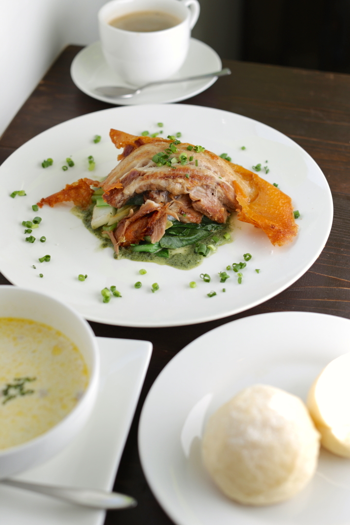 café PIPINEOの三枚肉と軟骨ソーキのわさびソース