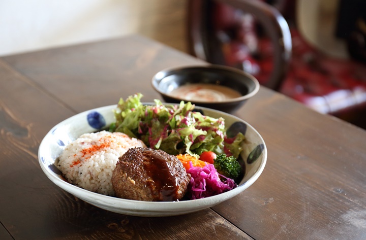 燻製ハンバーグプレート