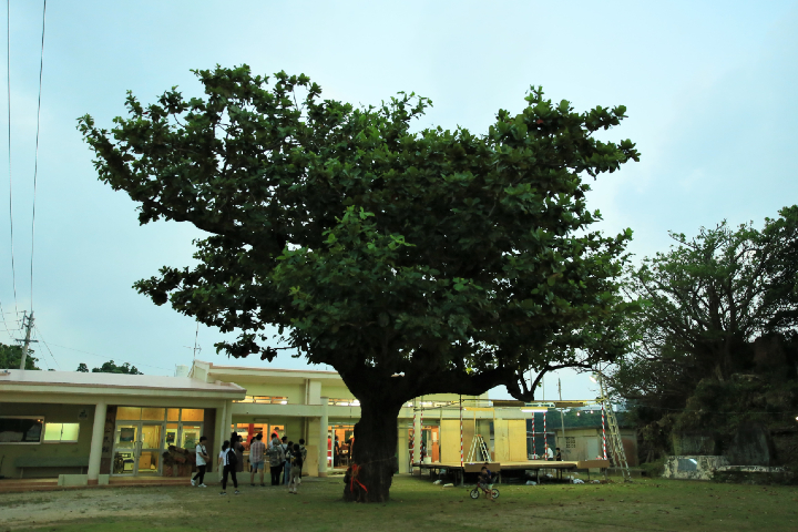 兼城公民館広場のシンボル、クファディサ