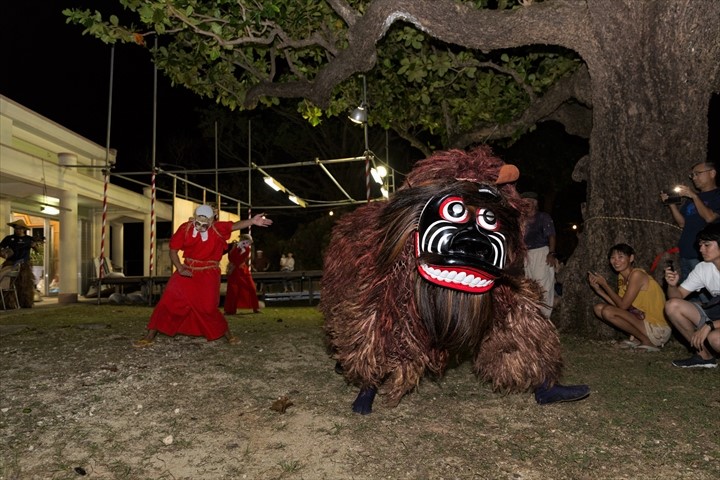 「拝所まわり」を終えて再び兼城公民館にて