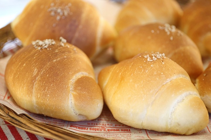 いまいパンの塩パン