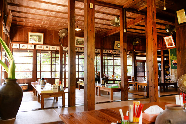 しむじょうの店内