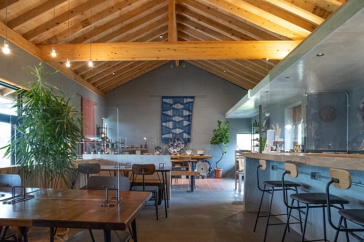 「CLAY Coffee&Gallery」の店内