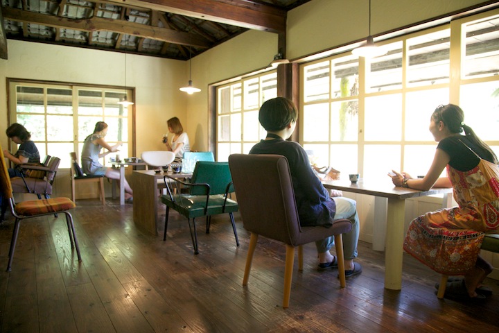 森の奥にある隠れ家的古民家カフェ「ハコニワ」