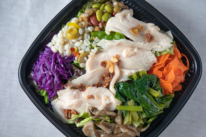 DELICATESSEN TRUNQ（デリカテッセン トランク）のサラダボウル