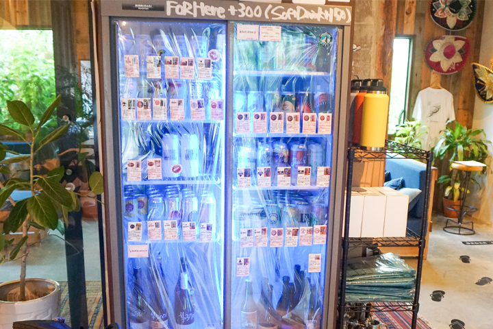 店内で世界各国のビールも販売