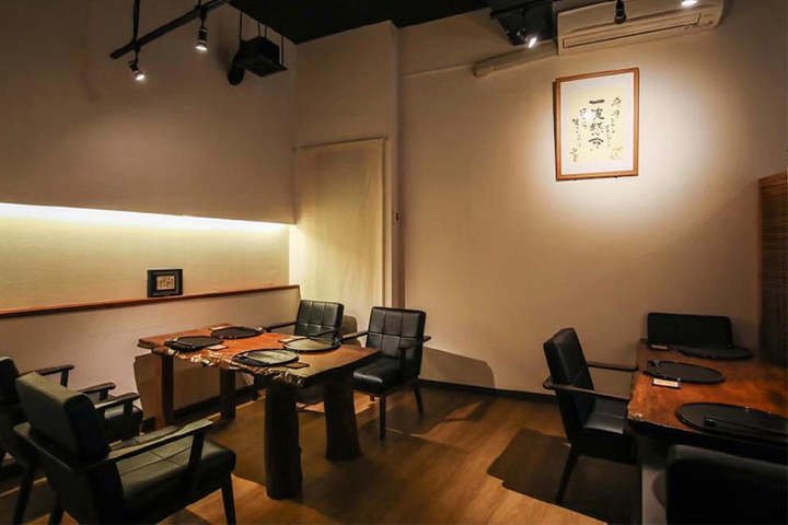 「郷家はなれ」の店内