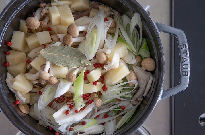 煮込んでいきます