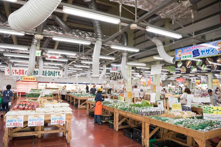 JAファーマーズマーケットいとまん「うまんちゅ市場」の中