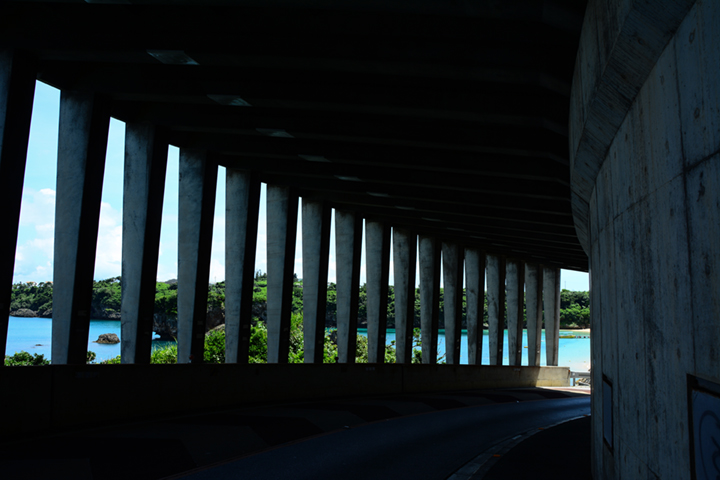 島の入り口「伊計島洞門」