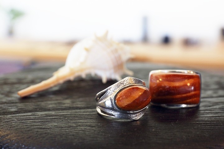 琉球松を使用したこちらのリング