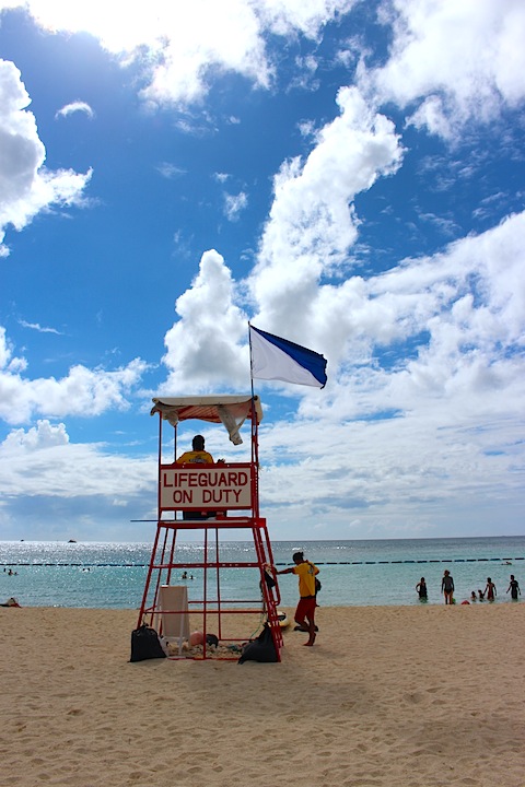 ライフセーバーがいるので安心