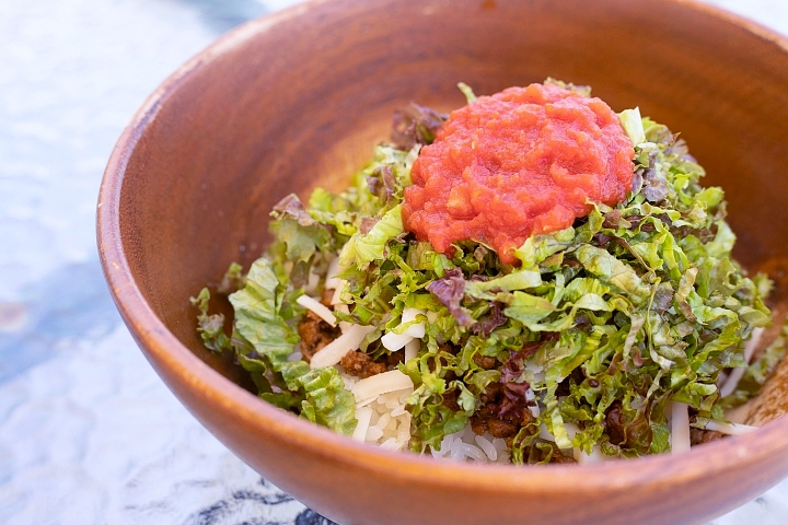 お店自慢の「特製タコライス」